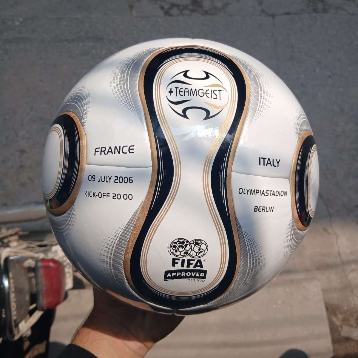 Adidas Teamgeist Football World Cup 2006 - (Thermal Bonded) - Image 2